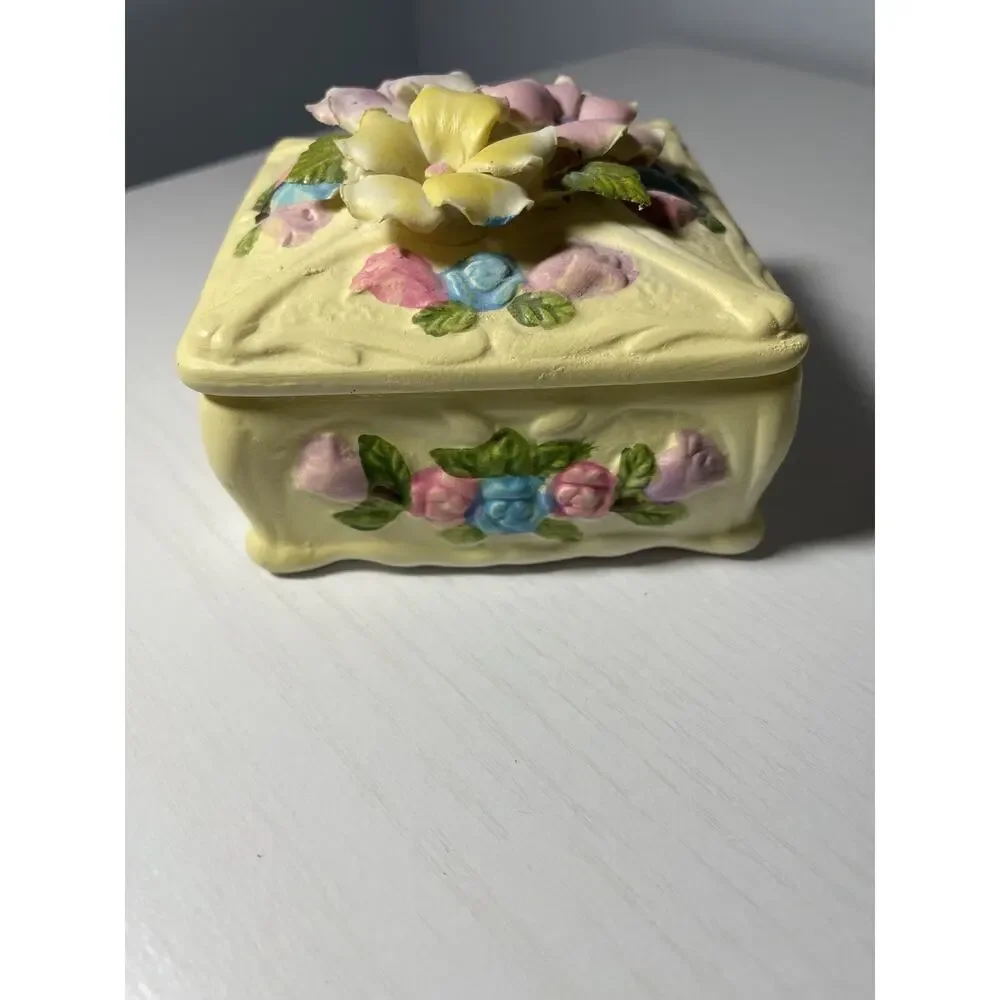 Capodimonte Jewelry Trinket Box Yellow Floral Flowers Gift Vanity Decor Easter